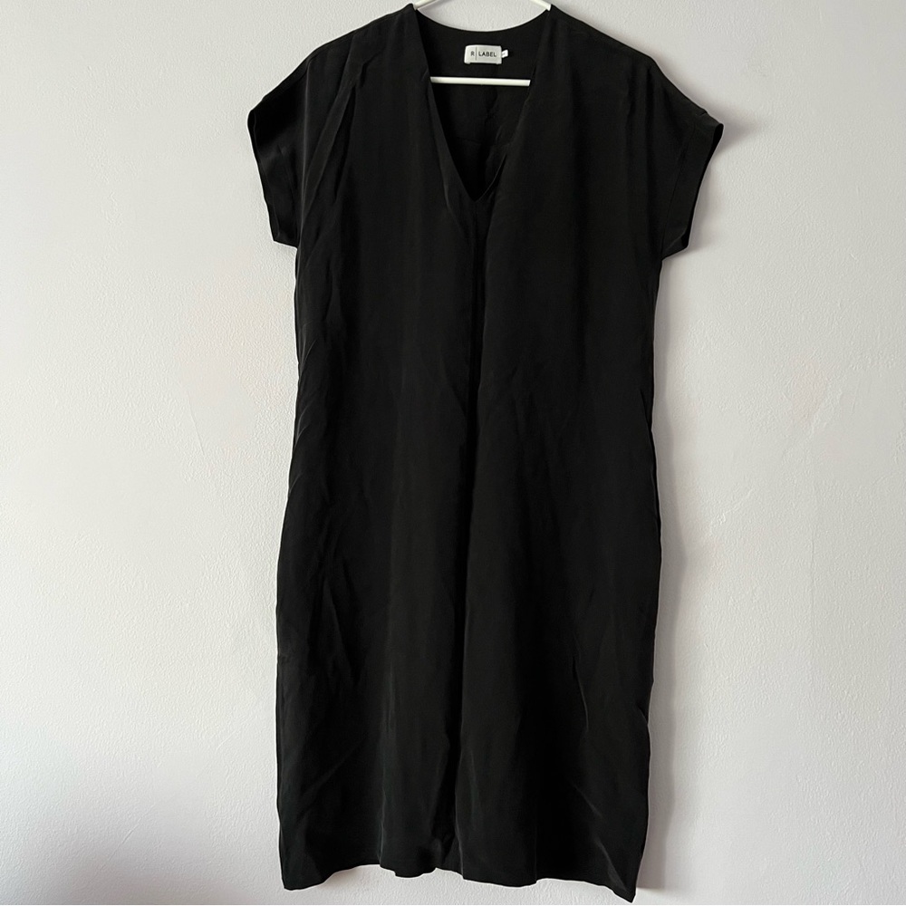 R Label Black Silk Short Sleeve Vneck Dress XS